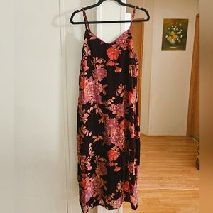 Chance & Destiny Floral Velvet Midi Dress
